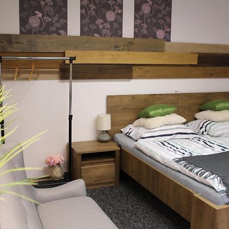 Apartmany Caffe & Grill Roudnice nad Labem Bagian luar foto
