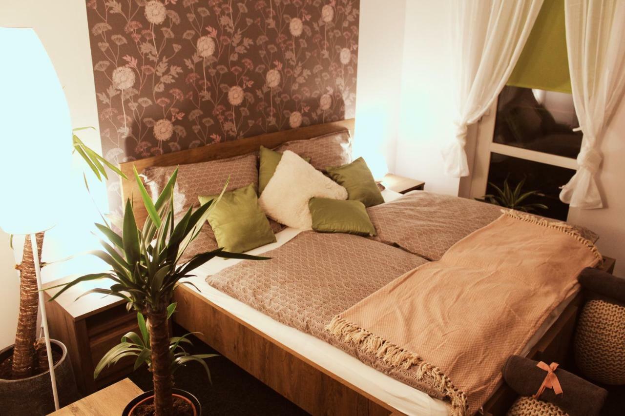 Apartmany Caffe & Grill Roudnice nad Labem Bagian luar foto