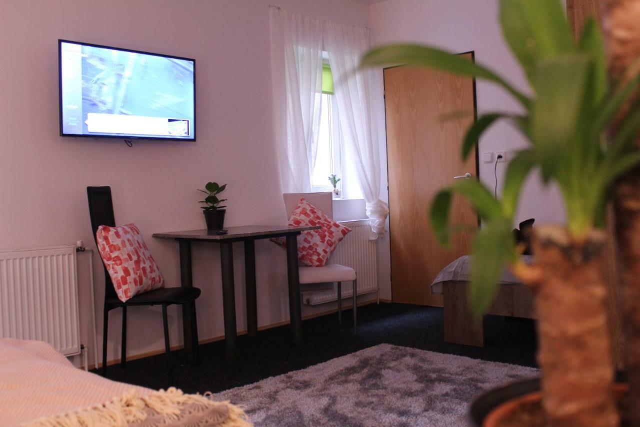 Apartmany Caffe & Grill Roudnice nad Labem Bagian luar foto