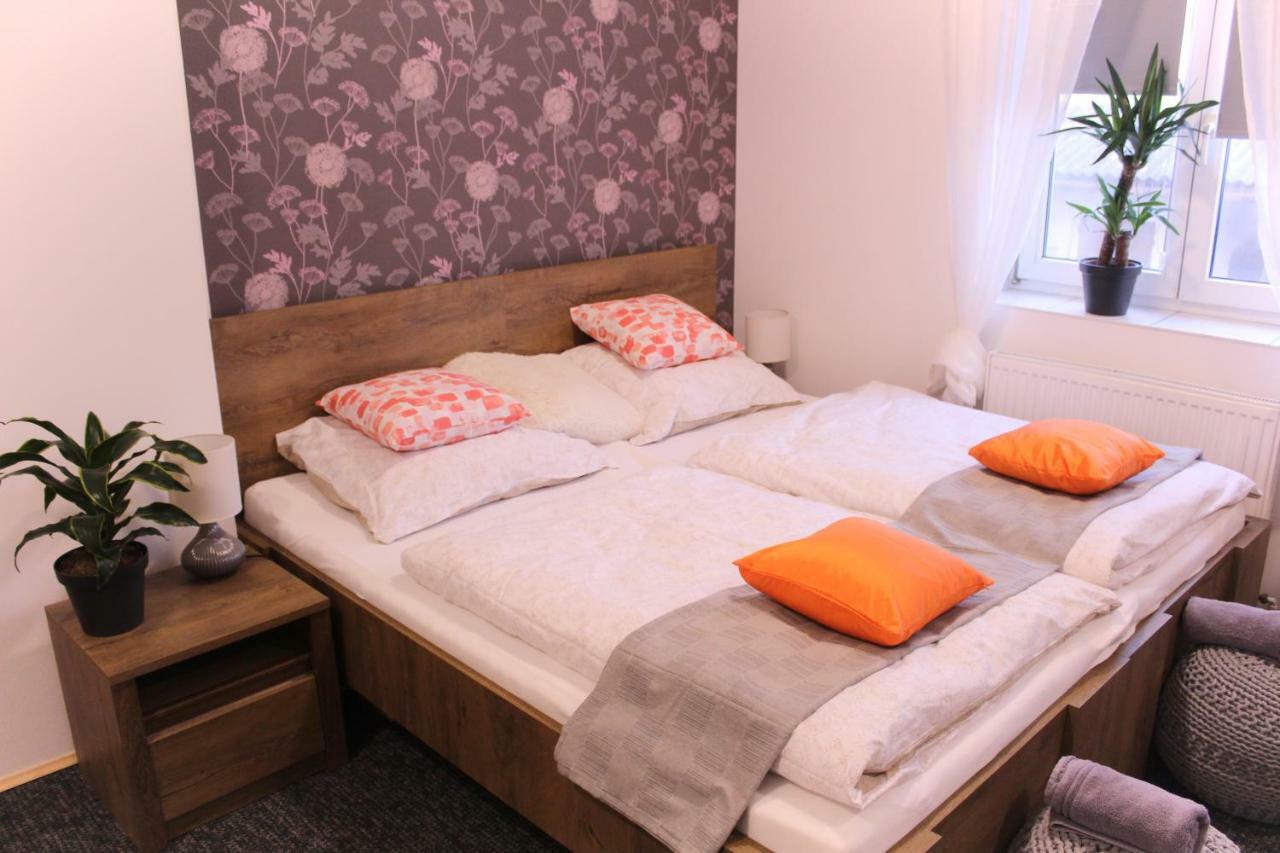 Apartmany Caffe & Grill Roudnice nad Labem Bagian luar foto