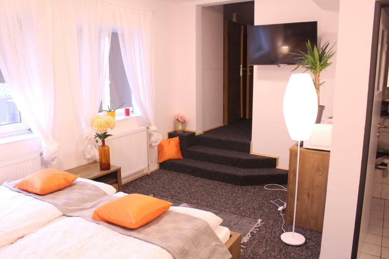 Apartmany Caffe & Grill Roudnice nad Labem Bagian luar foto