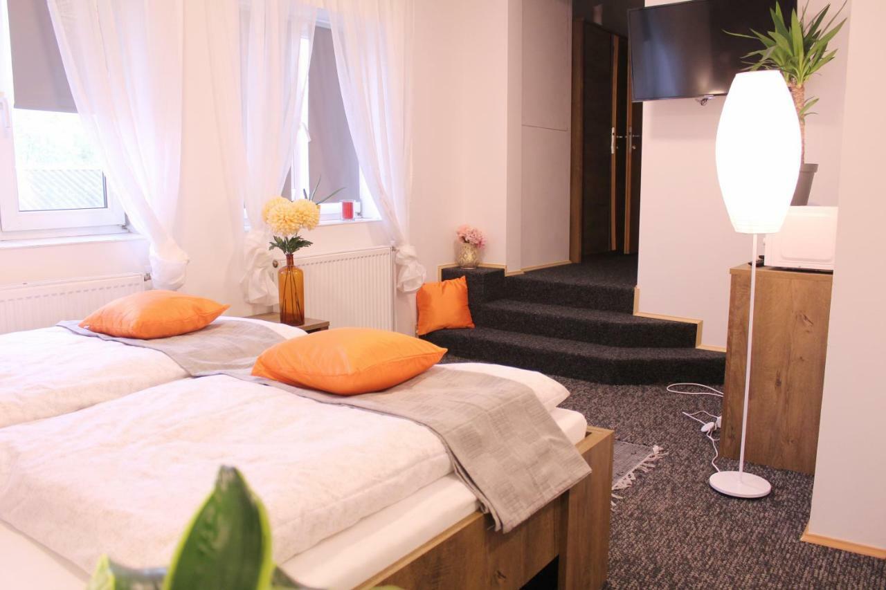 Apartmany Caffe & Grill Roudnice nad Labem Bagian luar foto
