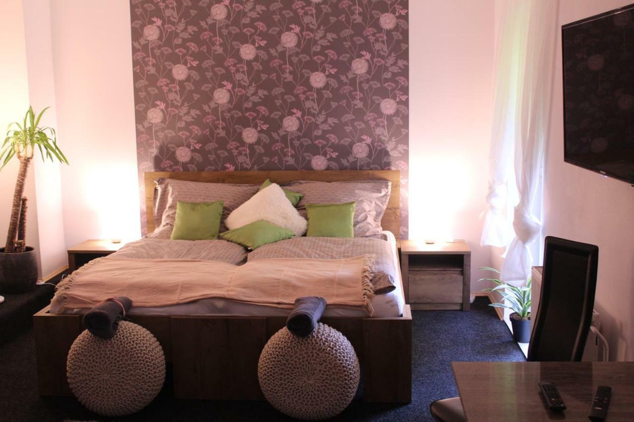 Apartmany Caffe & Grill Roudnice nad Labem Bagian luar foto