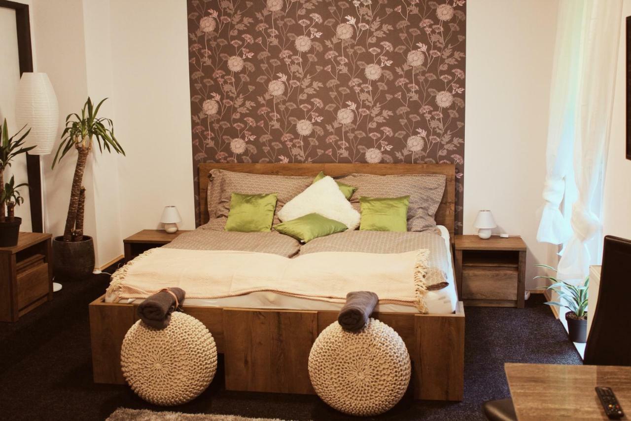 Apartmany Caffe & Grill Roudnice nad Labem Bagian luar foto