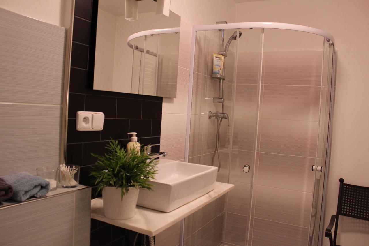 Apartmany Caffe & Grill Roudnice nad Labem Bagian luar foto