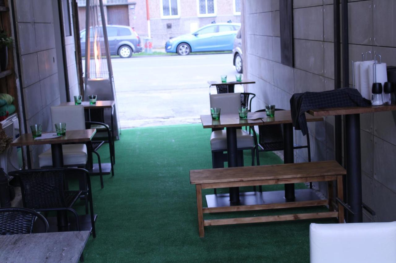 Apartmany Caffe & Grill Roudnice nad Labem Bagian luar foto