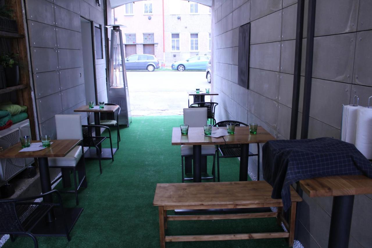 Apartmany Caffe & Grill Roudnice nad Labem Bagian luar foto