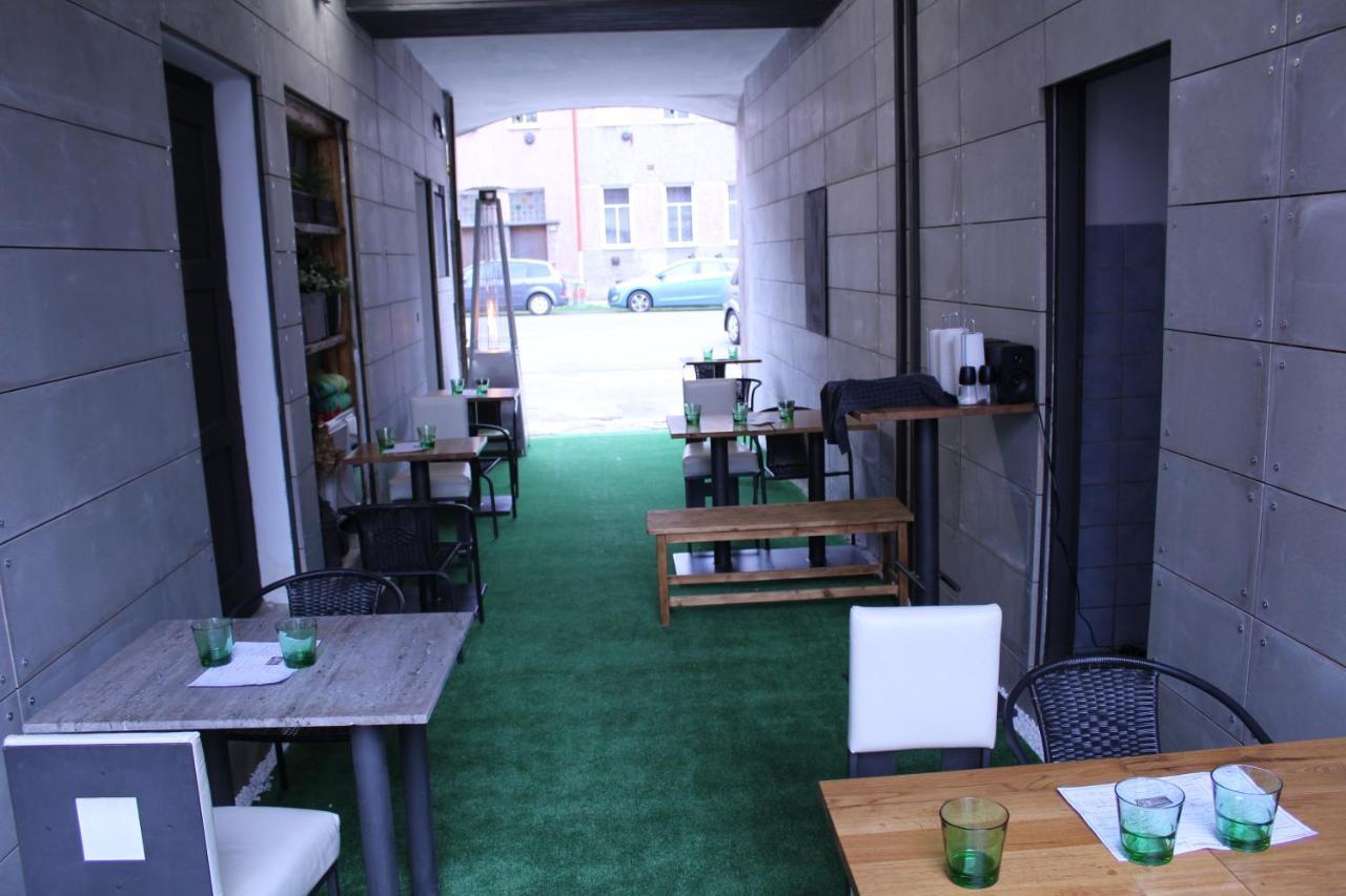 Apartmany Caffe & Grill Roudnice nad Labem Bagian luar foto